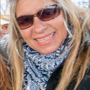 Meet your Posher, Louella